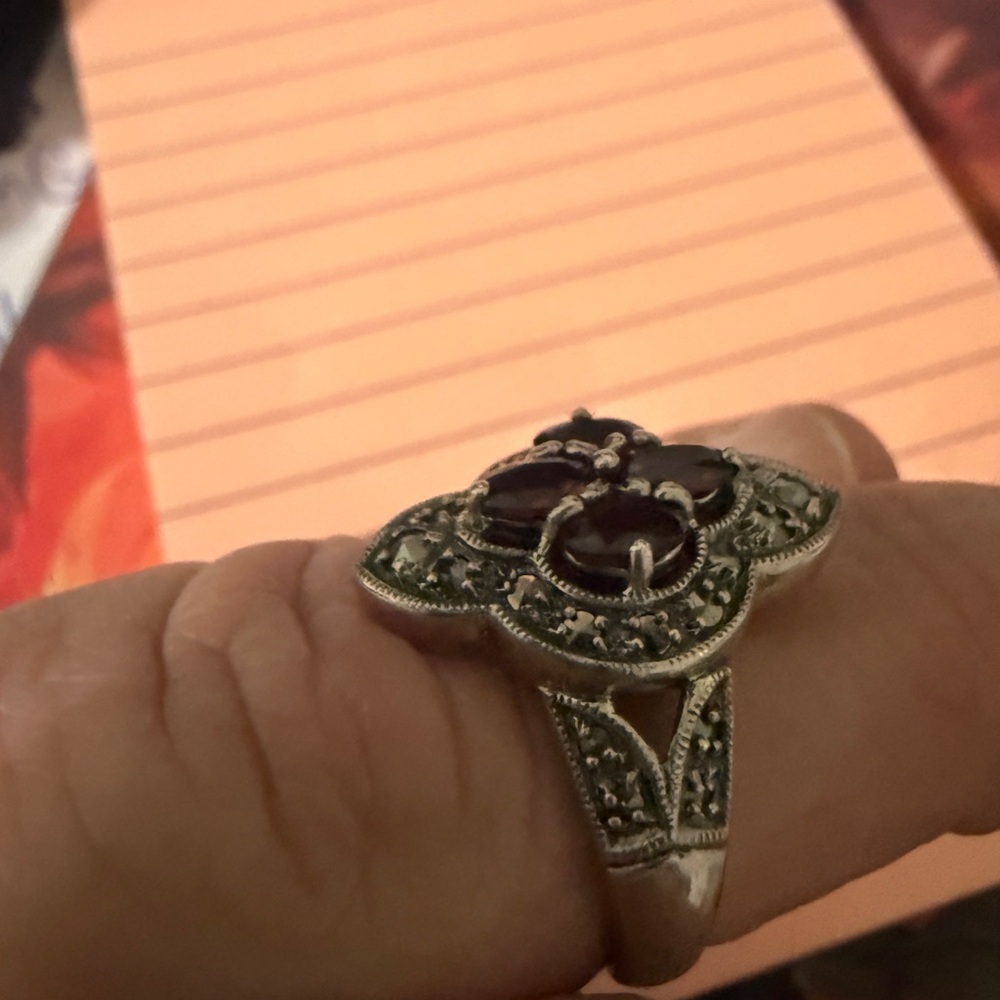 Source Unknown Ornate Silver Ring With Deep Red G… - image 2
